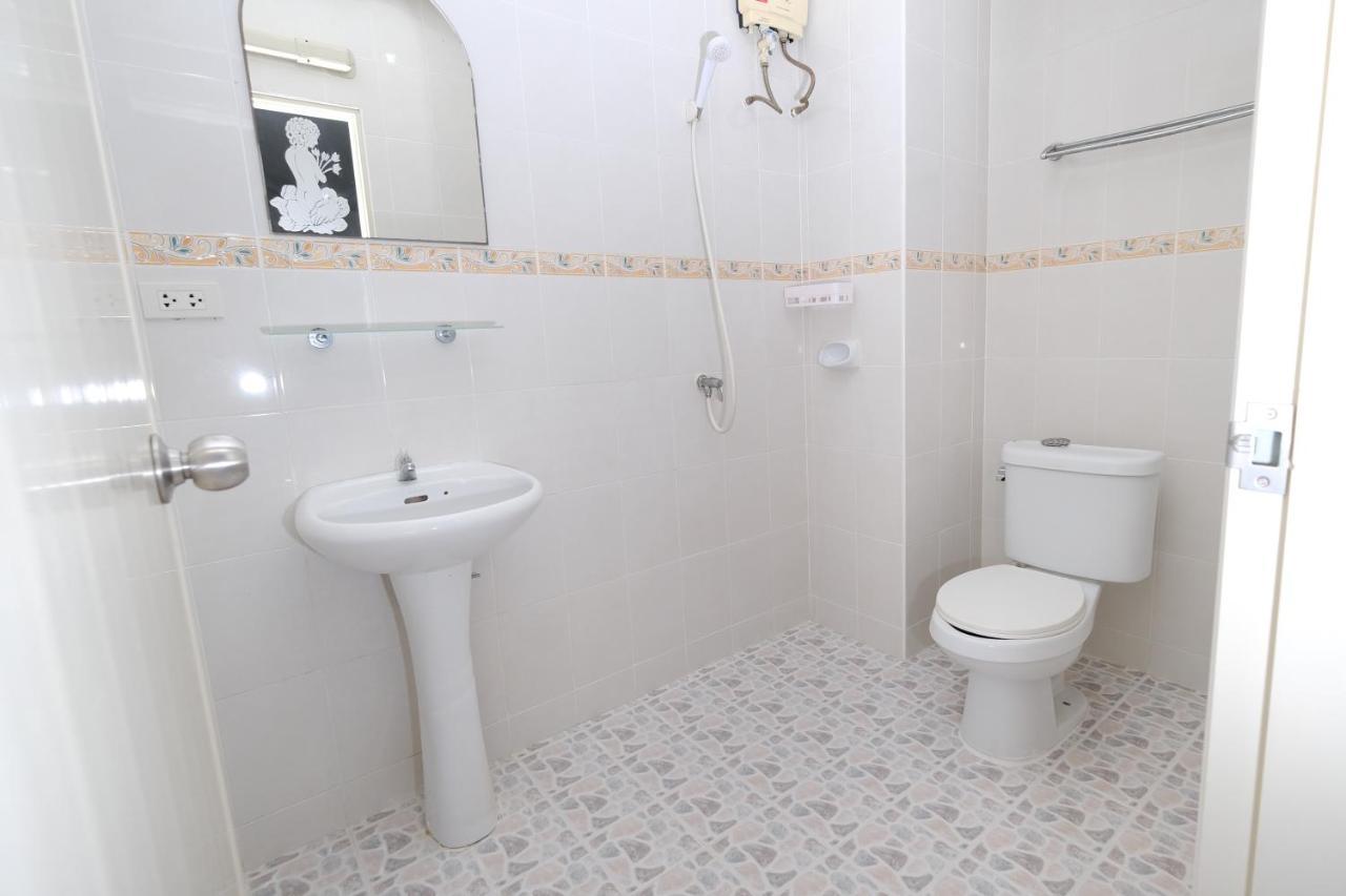 Kiwi Boutique Hotel Patong Luaran gambar