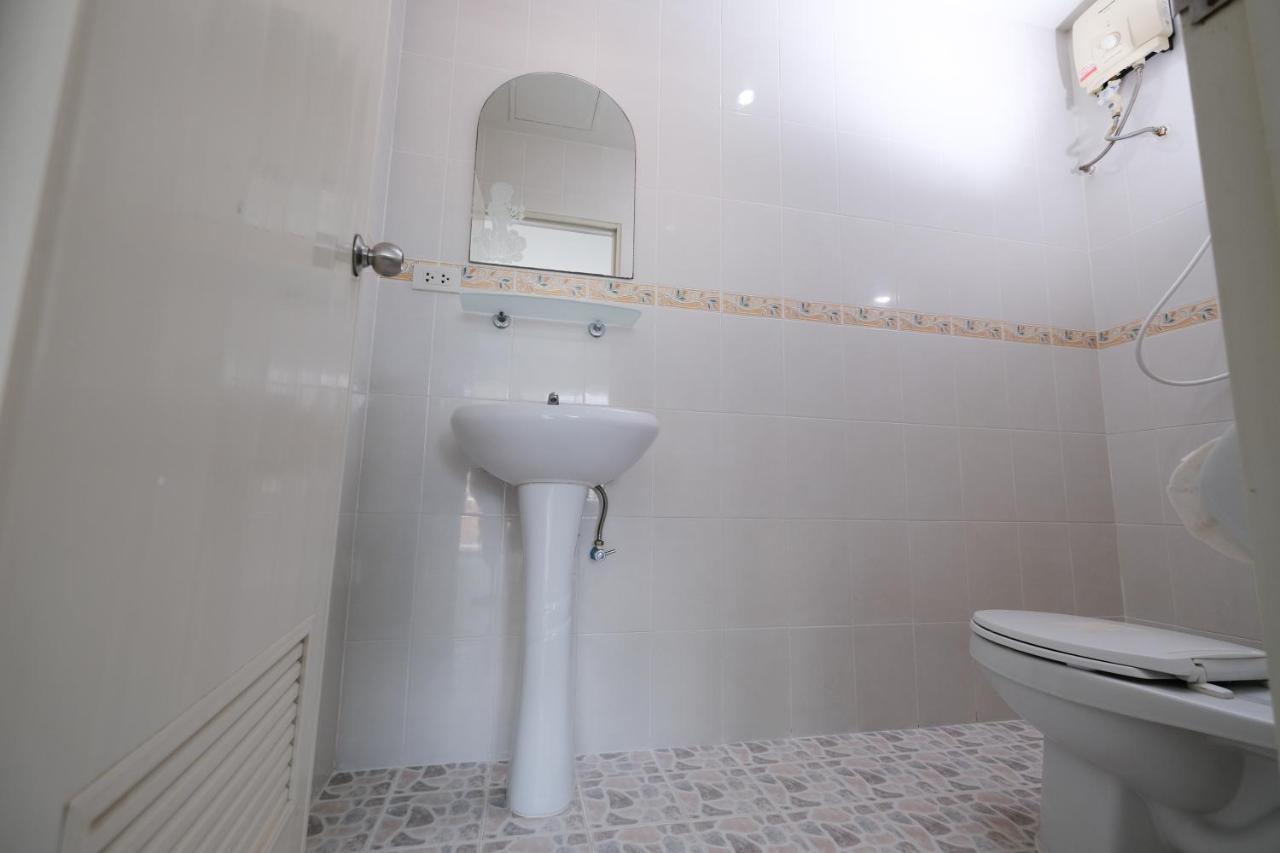 Kiwi Boutique Hotel Patong Luaran gambar