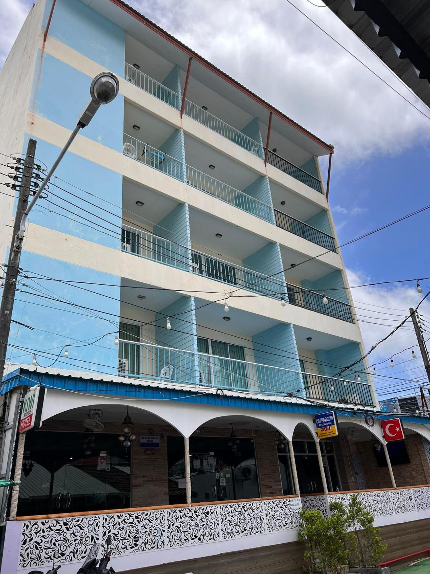 Kiwi Boutique Hotel Patong Luaran gambar