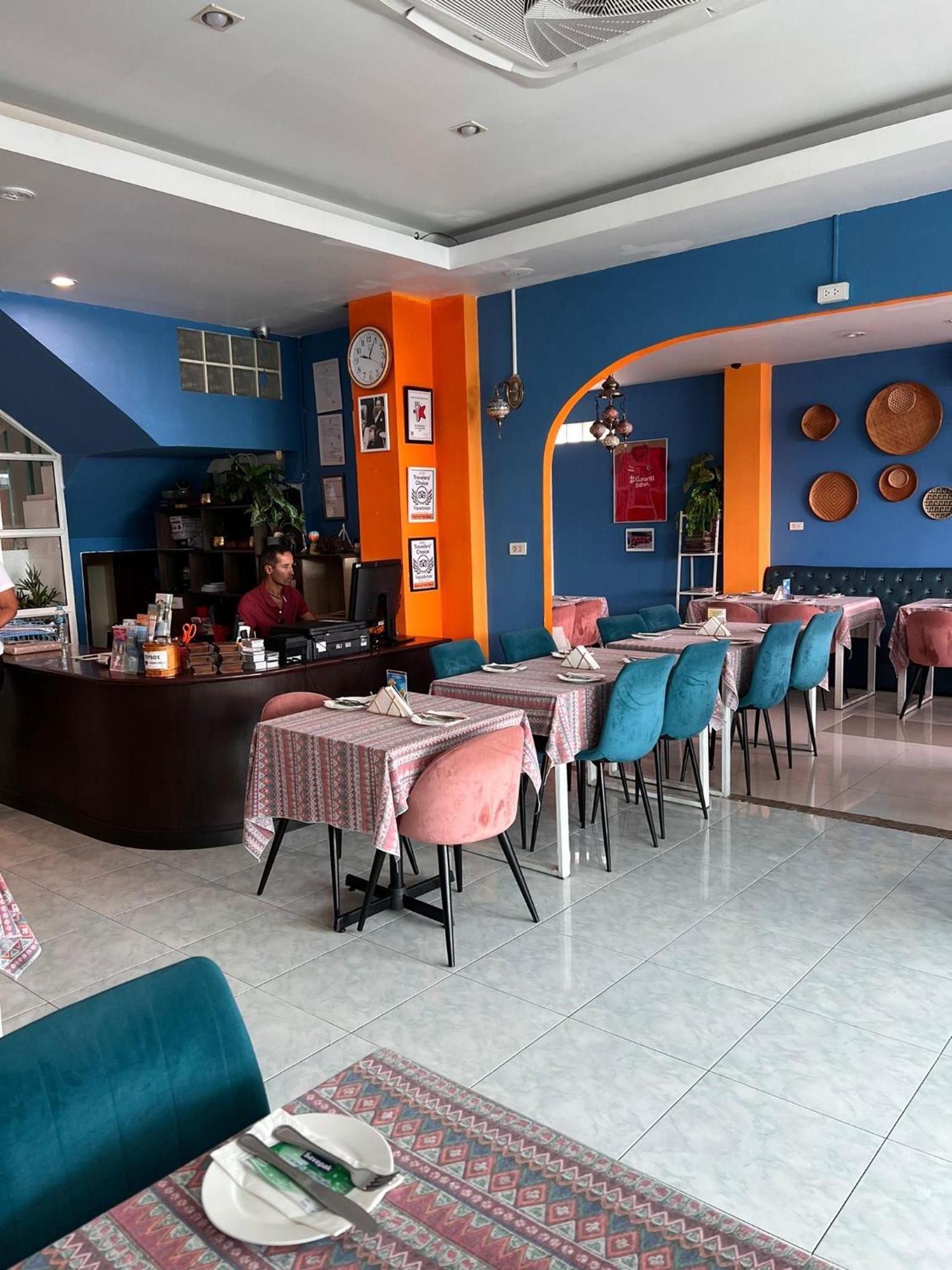 Kiwi Boutique Hotel Patong Luaran gambar